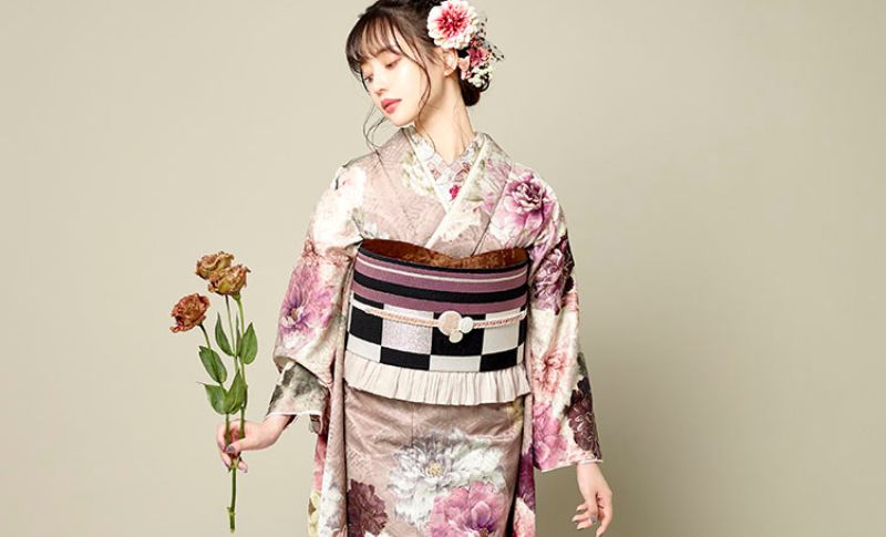 中村里砂の振袖