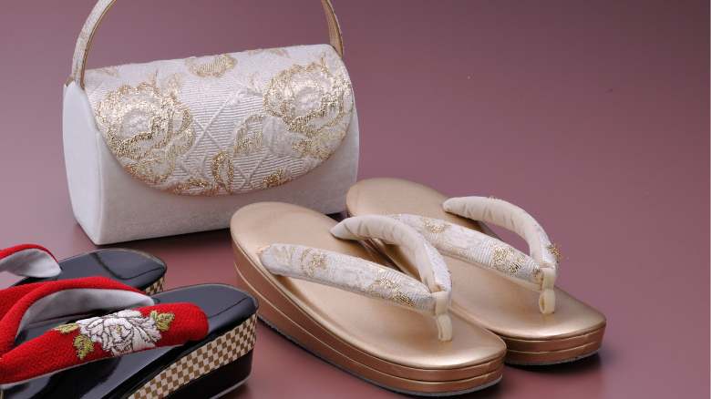 訪問着兼用に使える草履