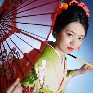 豊橋店フォトスタジオにて撮影モデル画像半身和傘